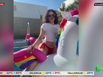 Rosalía y su divertida fotografía en la piscina para dar la bienvenida al verano arrasan en Instagram
