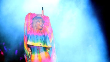 Taylor Swift actúa en el escenario del Dignity Health Sports Park Taylor Swift actúa en el escenario del Dignity Health Sports Park