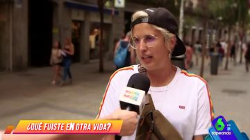 Melo Moreno se cuela en Zapeando y no se da cuenta ni Perry: "Me reencarnaría en Hitler"