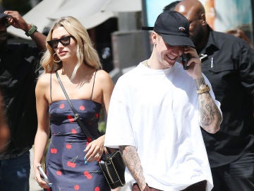 Justin Bieber y Hailey de paseo por West Hollywood 