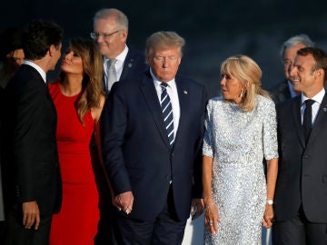 Los mandatarios momentos antes de tomarse la foto grupal al finalizar la cumbre del G7