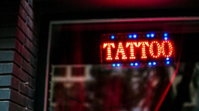 ¿Son los tatuajes blancos la tendencia del futuro?