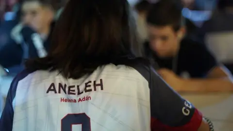 Aneleh, su nombre al revés Aneleh, su nombre al revés