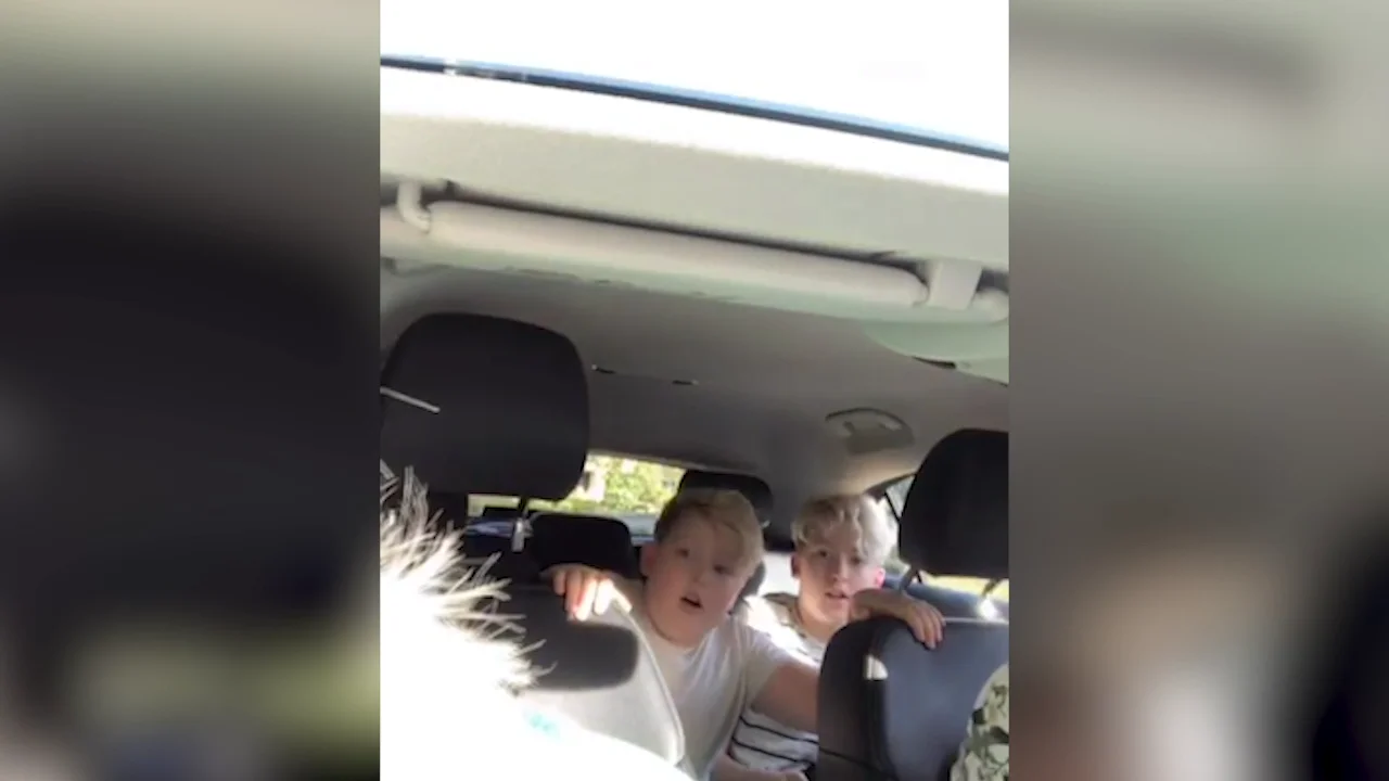 Madre gasta una broma a sus hijos