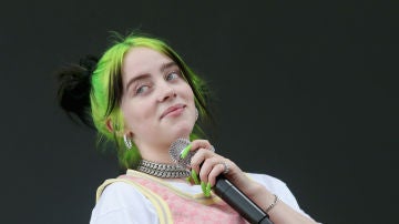 Billie Eilish durante uno de sus conciertos.