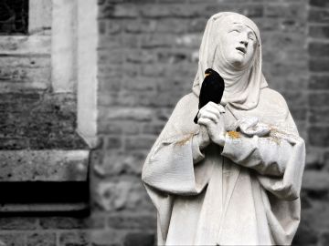 Estatua de una monja (archivo)