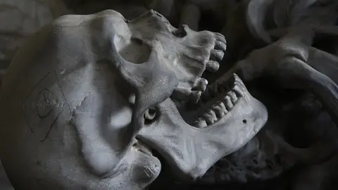 Muerte (archivo) Muerte (archivo)