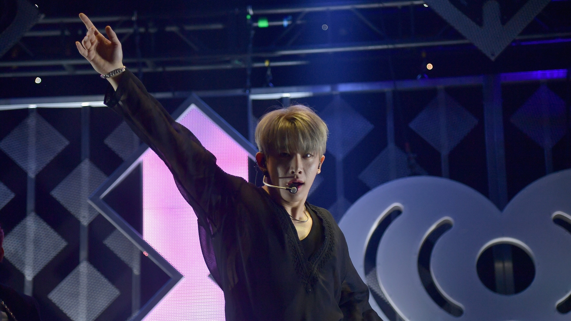 Wonho en uno de sus últimos conciertos con MONSTA X