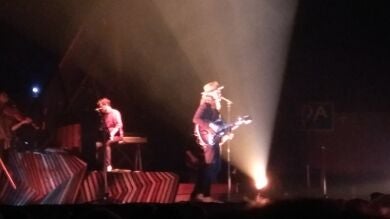 Explosión de luz y folk en el concierto de The Lumineers
