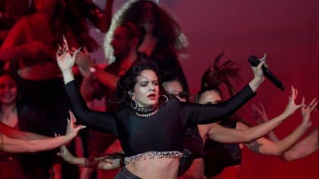 ¡Que no pare la fiesta! Rosalía pasa de los seguratas