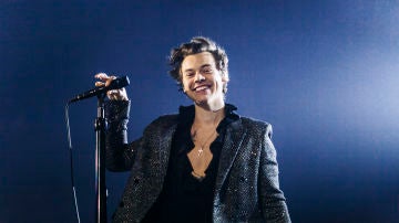 Harry Styles durante una actuación