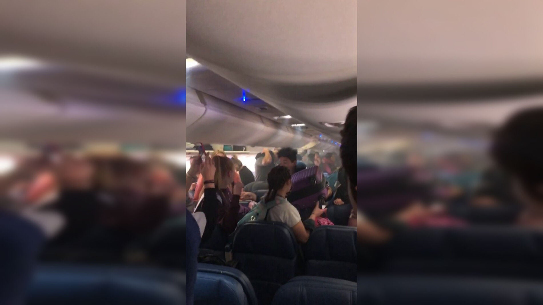 Evac&uacute;an un avi&oacute;n en Madrid