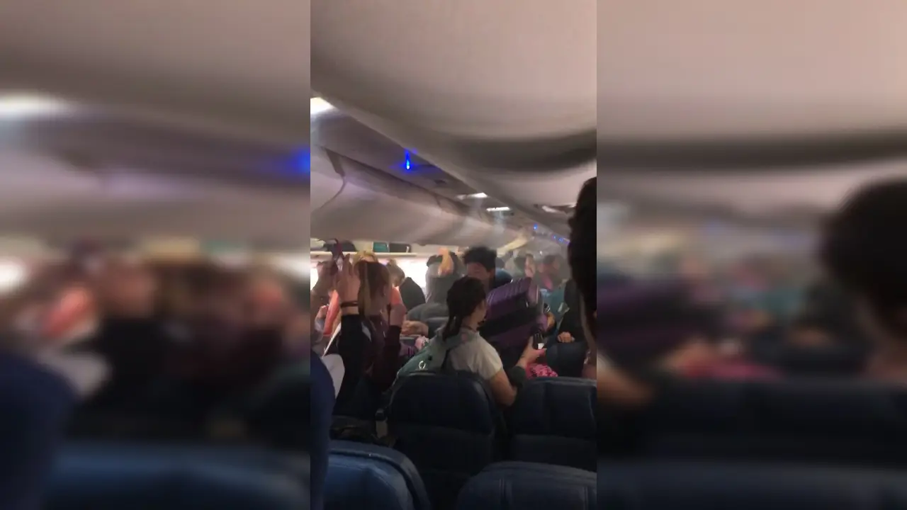 Evacúan un avión en Madrid