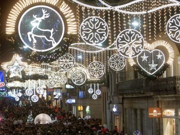 Imagen de archivo de las luces de Navidad en Vigo durante 2019