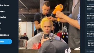 ElRubius pierde una apuesta y se tiñe de azul
