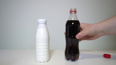 VÍDEO: ¿Qué pasa si mezclas refresco de cola con leche?