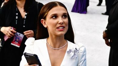 Millie Bobby Brown rompe a llorar tras ser acosada por una fan: 