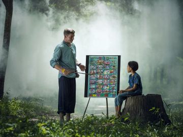 Profesor en el bosque (archivo)
