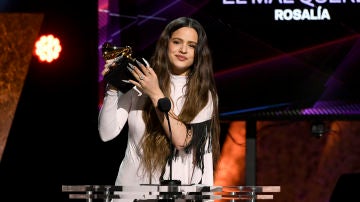 Rosalía agradece su primer premio GRAMMY con un discurso en español, inglés y catalán