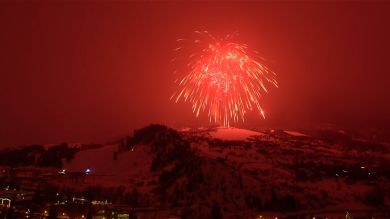Así brilla en el cielo: Lanzan el fuego artificial más grande del mundo