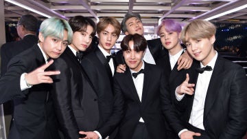 BTS en el backstage de los premios Grammy
