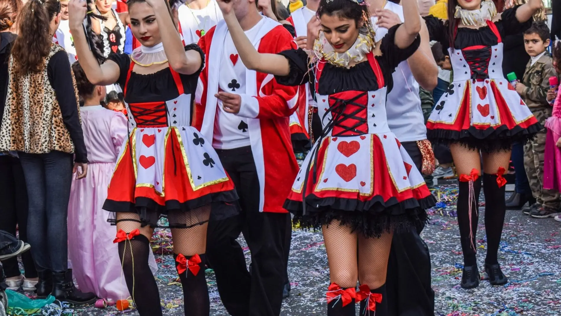 Carnavales: la polémica con los disfraces sexys para mujer