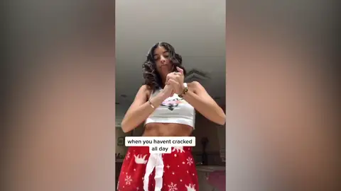 Crujiéndose los huesos Crujiéndose los huesos