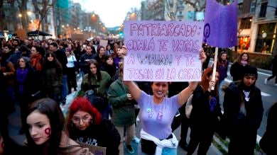 Sola, borracha y sin coronavirus, quiero llegar a casa 