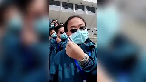 Hay esperanza frente al coronavirus: así celebran sanitarios de Wuhan el cierre de los hospitales provisionales Hay esperanza frente al coronavirus: así celebran sanitarios de Wuhan el cierre de los hospitales provisionales
