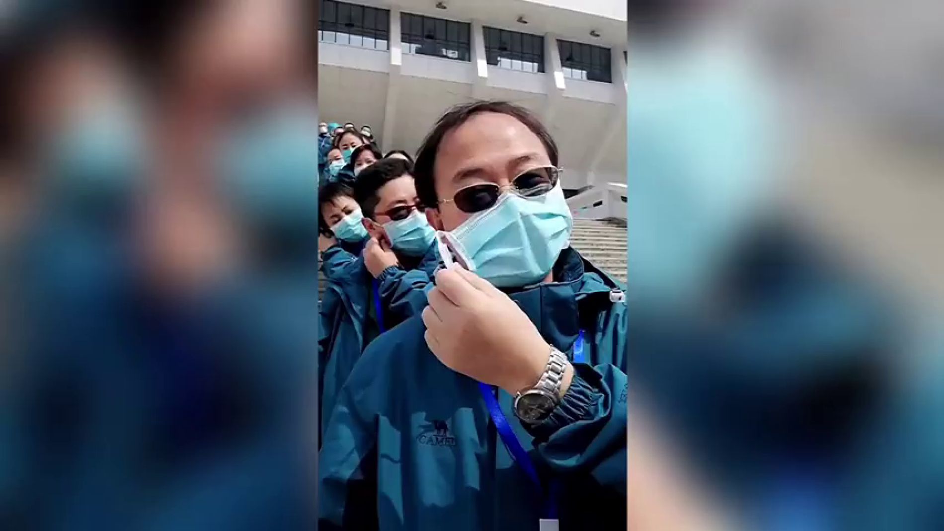 Hay esperanza frente al coronavirus: as&iacute; celebran sanitarios de Wuhan el cierre de los hospitales provisionales