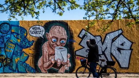 Gollum en un graffiti con del Muro de Berlín Gollum en un graffiti con del Muro de Berlín