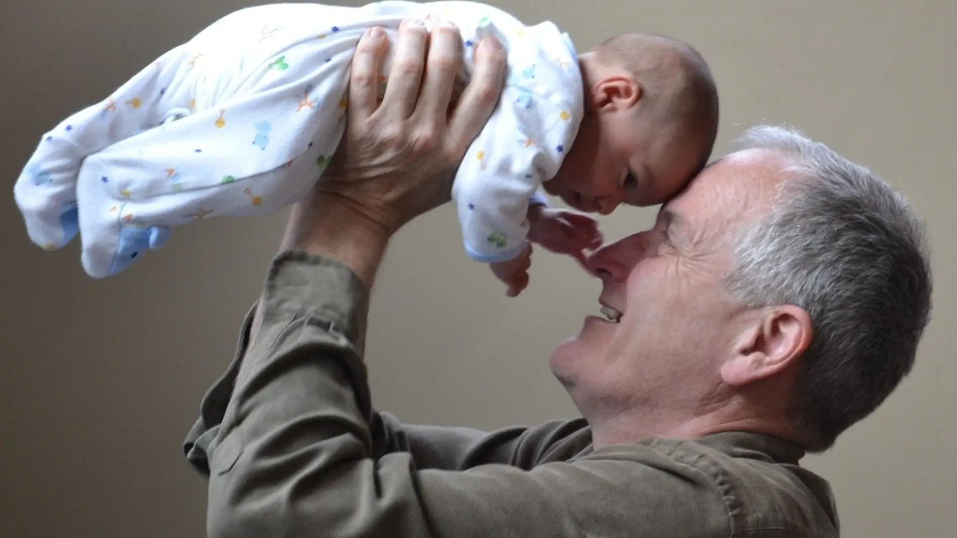 Abuelo con su nieto