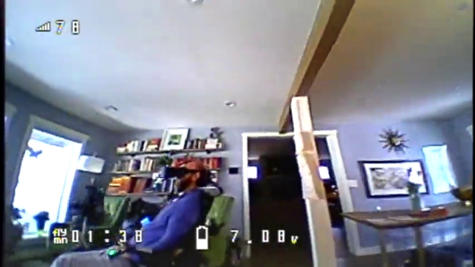 V&Iacute;DEO: El emotivo momento en el que un hombre con movilidad reducida descubre c&oacute;mo es su casa gracias a un ingenioso truco