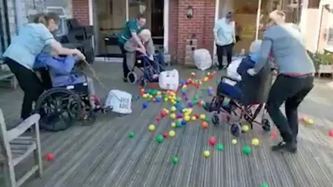 Jugando al tragabolas Jugando al tragabolas