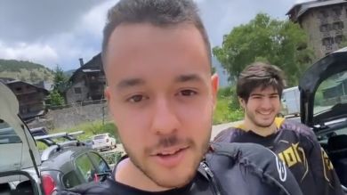 TheGrefg y ElMillor: vecinos y moteros