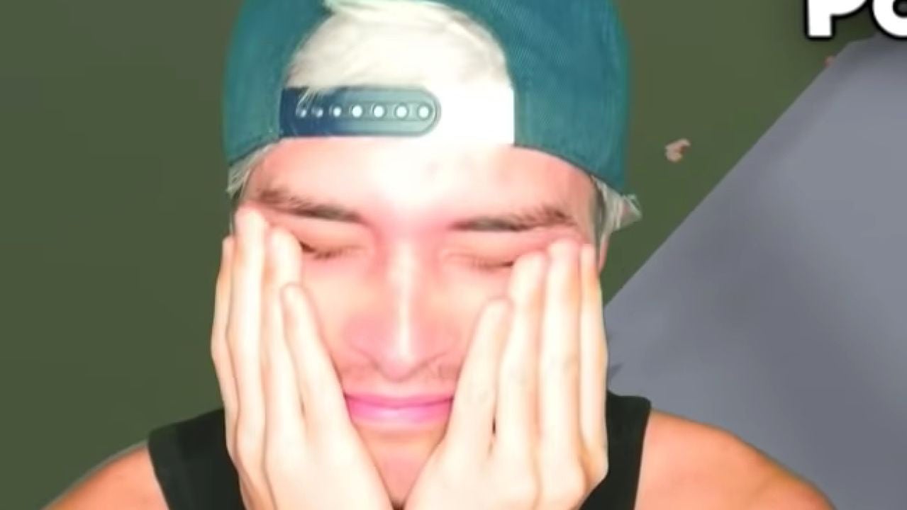 Dalas Review se emociona en directo la primera vez que le vemos llorar