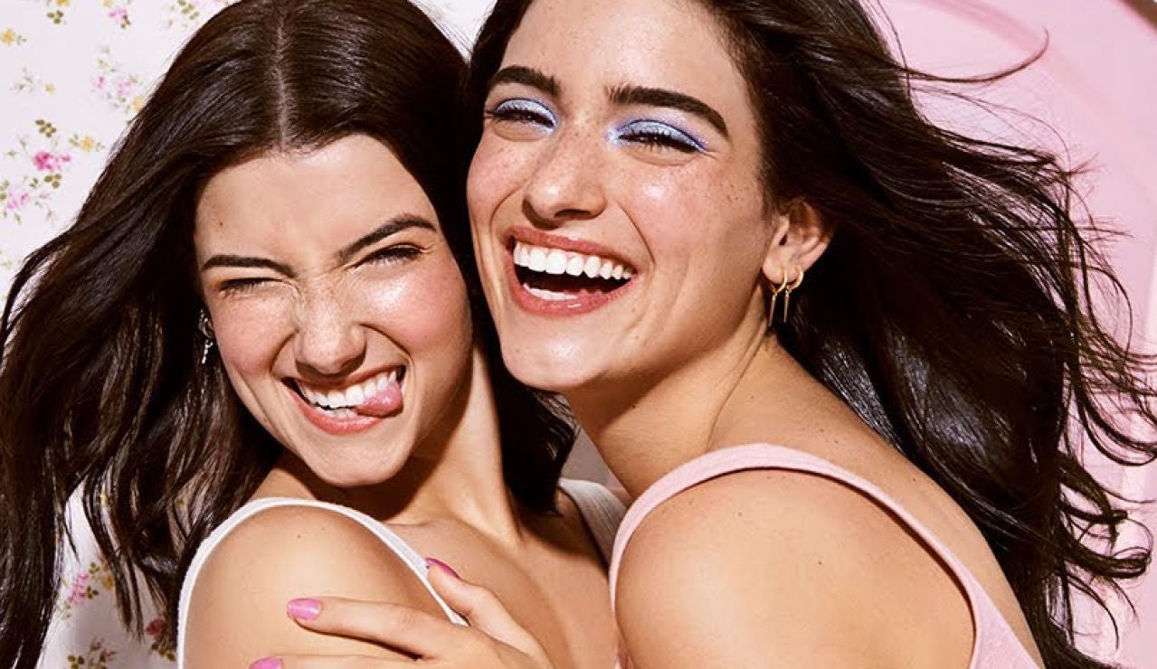 Las hermanas D'Amelio, en una campaña publicitaria