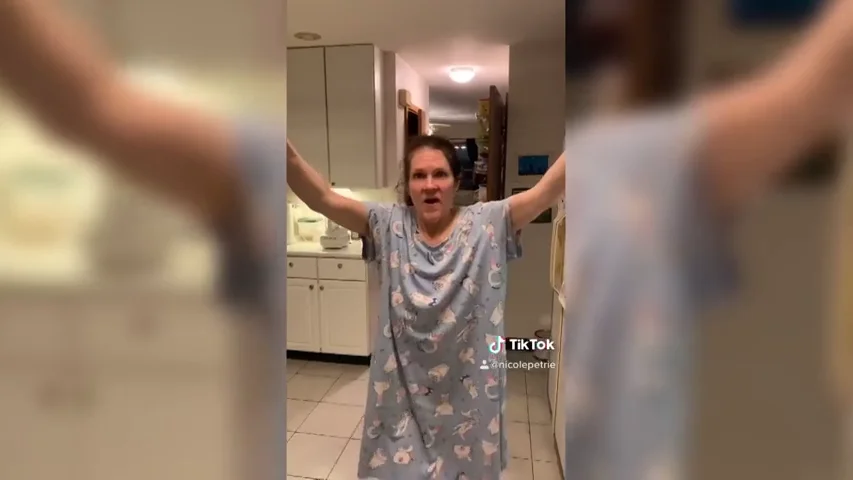 VÍDEO: Una hija le demuestra a su madre con demencia la magia de la música VÍDEO: Una hija le demuestra a su madre con demencia la magia de la música
