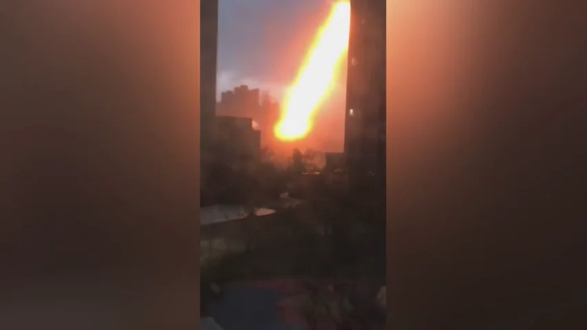 VÍDEO: Una tormenta provoca una bola de fuego en China