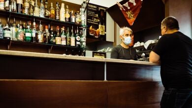 La indignante respuesta de un cliente cuando le piden ponerse la mascarilla en un restaurante