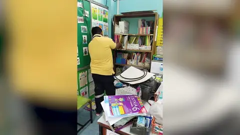 Encuentran cuatro serpientes en la clase Encuentran cuatro serpientes en la clase