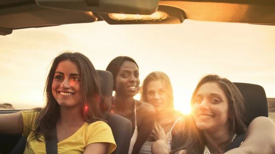 Los jóvenes cada vez más se alejan de los vehículos en propiedad y buscan accesos alternativos a los coches ¿Coche o teléfono móvil?