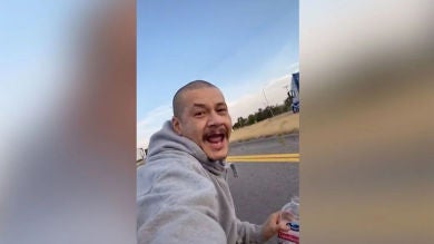 El vídeo viral de un usario de TikTok moviéndose al ritmo de Fleetwood Mac que está dando la vuelta al mundo