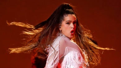 La reacción de Rosalía al encontrar marihuana en la cesta de regalos de Kourtney Kardashian 