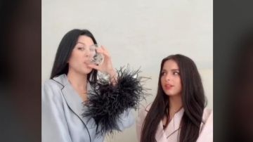 Kourtney Kardashian y Addison Rae