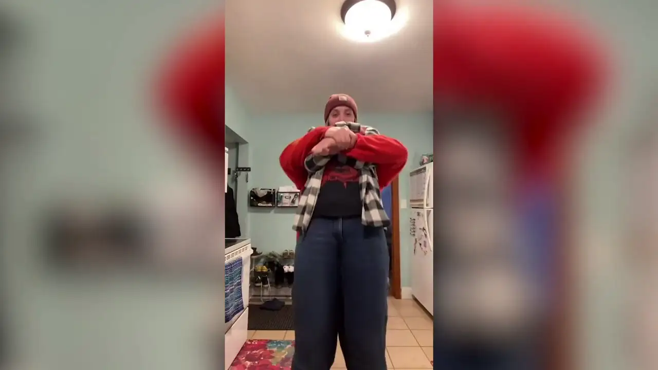 VÍDEO: Una chica le gasta una pesada broma a su novio usando pasta seca
