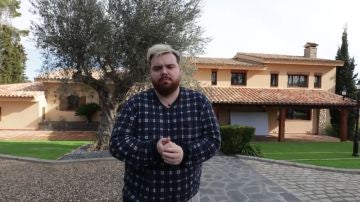 Ibai, en la puerta de su casa