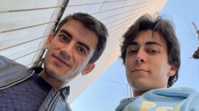 Nil Ojeda, Alex Chiner y Jordi ENP, atrapados en un ascensor