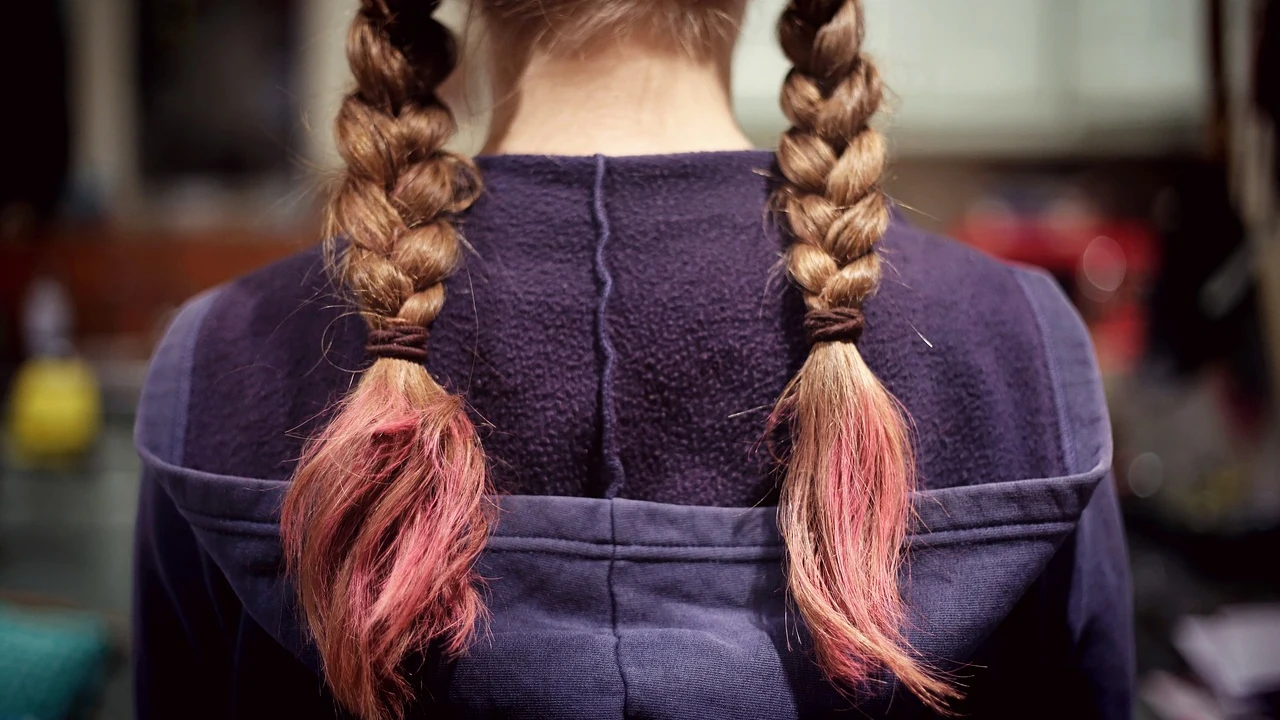 NIña con el pelo trenzado