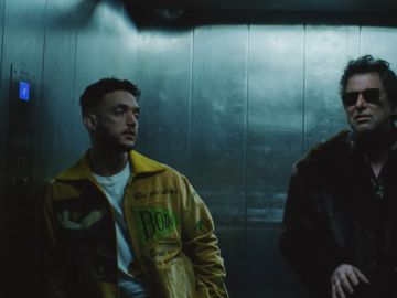 C Tangana junto con Andr&eacute;s Calamaro en el videoclip de 'Nominao', canci&oacute;n del artista en colaboraci&oacute;n con Jorge Drexter